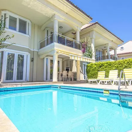 Calis'ta Denize Sifir 8 Kisilik Pearl 8 Villa Fethiye
